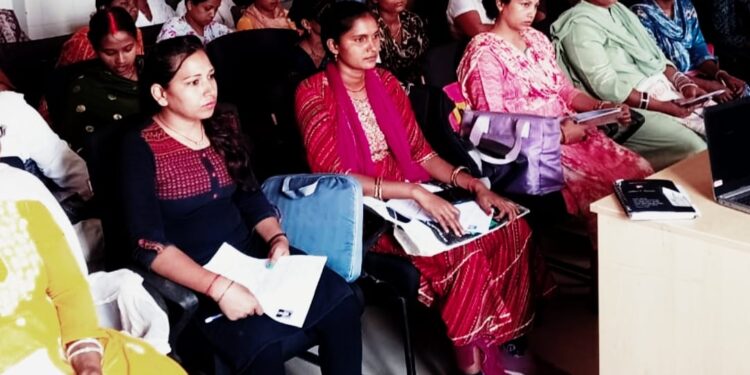 बिहार -किशनगंज में एएनएम के कुल स्वीकृत पद लगभग 678 , कार्यरत 242 एएनएम