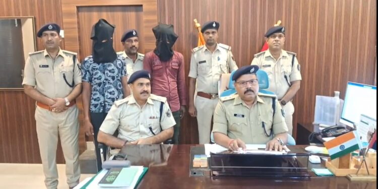 मक्का लूटकांड का पर्दाफाश: दो अपराधी गिरफ्तार, ट्रैक्टर व बाइक बरामद