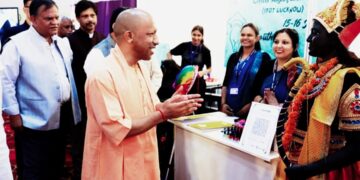 विश्व युवा कौशल दिवस, उत्तर प्रदेश- विगत 08 वर्षों में उत्तर प्रदेश कौशल विकास मिशन के अन्तर्गत 12 लाख से अधिक लोगों को ट्रेनिंग प्रदान की गई। इनमें से लगभग 06 लाख युवाओं को सीधे रोजगार से जोड़ा गया। कुछ युवाओं ने स्वयं के स्टार्टअप स्थापित किए। हमारा प्रयास होना चाहिए कि जब कोई युवा किसी व्यवसायिक व उद्यमिता केन्द्र से प्रशिक्षण पूर्ण करे, तो उसके हाथ में जॉब कार्ड अवश्य हो। यह तभी सम्भव होगा, जब हम इन युवाओं को उद्योग के साथ जोड़ेंगें: मुख्यमंत्री