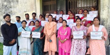 बेहतर काम करने वाली 20 सेविकाओं को प्रशस्ति पत्र देकर किया गया सम्मानित