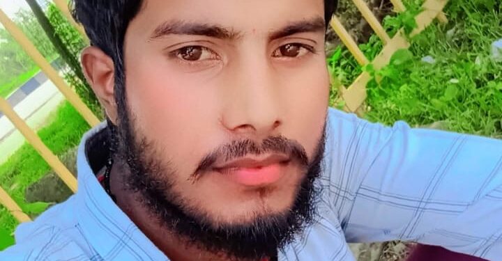 भवानीपुर-मजौरा मुख्य सड़क मार्ग पर ट्रेक्टर से कुचलकर एक युवक की मौत , आक्रोशितों ने लगभग एक घंटा किया सड़क जाम