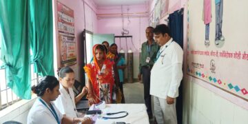जिले के स्वास्थ्य केंद्रों पर उमड़ी महिलाओं की भीड़
