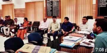 किशनगंज, बिहार -केंद्रीय चयन पर्षद द्वारा सिपाही मर्ती के लिए आयोजित लिखित परीक्षा के निमित्त निर्धारित परीक्षा केन्द्रों के केन्द्राधीक्षकों को डीएम किशनगंज ने ब्रीफिंग अर्थात संक्षिप्त दी,बिहार में एकल पाली में दिनांक 16.07.2025 एवं 20.07.2025 को अपराह्न 12:00 बजे से लेकर 02:00 बजे तक परीक्षा आयोजित की जाएगी…