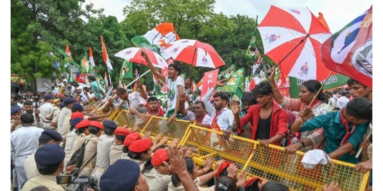 चोरी नहीं करने देंगे अपना मताधिकार,प्रचंड आवाज़ में और पूरी ताकत से कह रहा है बिहार: राहुल गांधी