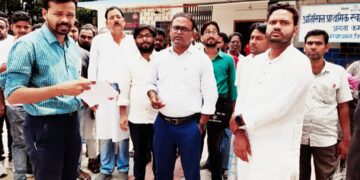 किशनगंज, बिहार -जिला पदाधिकारी विशाल राज ने कहा कि मतदाता सूची अद्यतन एक अत्यंत महत्वपूर्ण प्रक्रिया है, जो लोकतांत्रिक व्यवस्था की पारदर्शिता, निष्पक्षता एवं विश्वसनीयता को सुनिश्चित करती है। अतः इस कार्य में पूर्ण निष्ठा, जिम्मेदारी एवं संवेदनशीलता के साथ कार्य करना सभी बीएलओ एवं संबंधित कर्मियों का उत्तरदायित्व है…