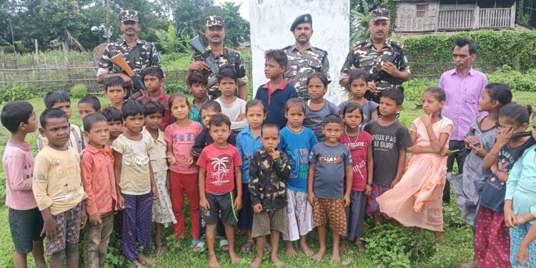 अररिया – सीमा पर सुरक्षा भी, संस्कार भी: एसएसबी ने बच्चों को दिखाया बॉर्डर, नेपाल के साथ की संयुक्त गश्ती