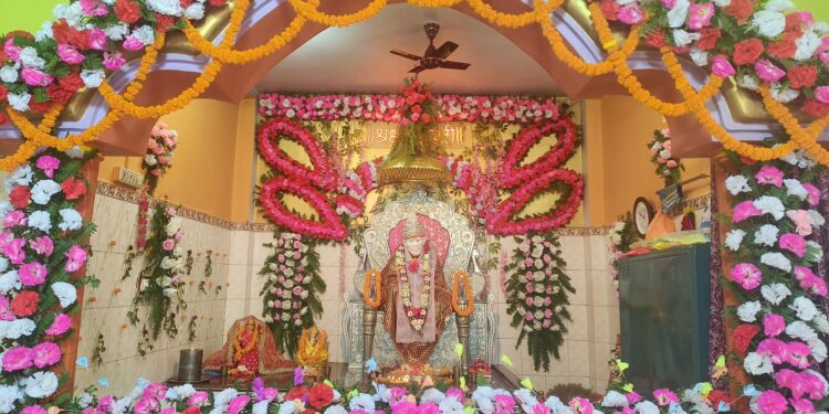 श्री साईं बाबा मंदिर रानीगंज में गुरु पूर्णिमा महोत्सव धूमधाम से संपन्न, भक्तों ने की आरती व भंडारे में लिया प्रसाद