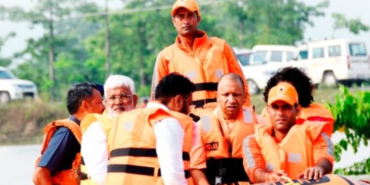 उत्तर प्रदेश- यमुनाजी खतरे के निशान से भी साढ़े चार मीटर ऊपर