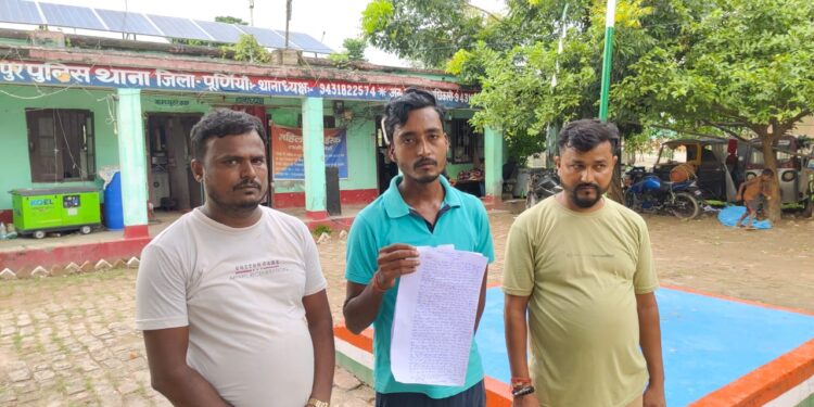 बार बालाओं के नाच के दौरान मारपीट के मामले में वार्ड पार्षद पति और उसके भाइयों पर मामला दर्ज ।