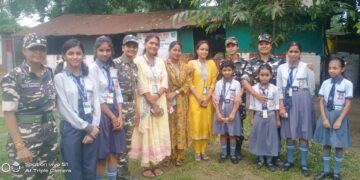 जेनिथ पब्लिक स्कूल की छात्राओं ने जोगबनी एसएसबी जवानों को राखी बांधी