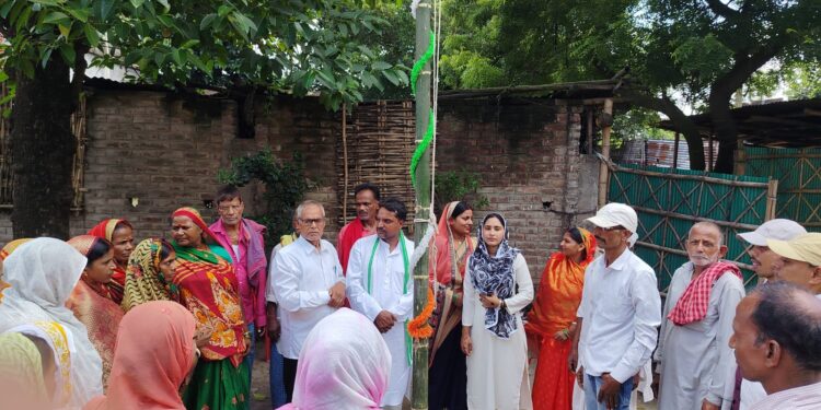 अररिया – 79वें स्वतंत्रता दिवस पर राजद नगर कार्यालय में ध्वजारोहण, कार्यकर्ताओं में देशभक्ति का उत्साह