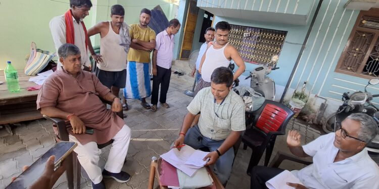 पुर्णिया – विधायक ने लगाया किसान चौपाल लोगों की सुनी समस्या