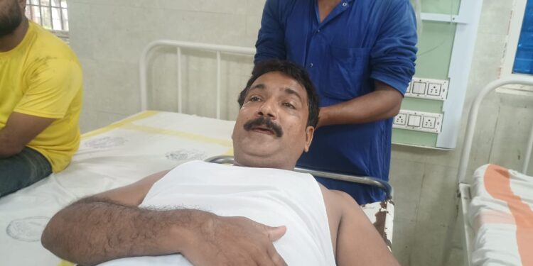 अररिया – आजाद नगर वार्ड 19 में आपसी विवाद पर जमकर मारपीट, एक गंभीर घायल