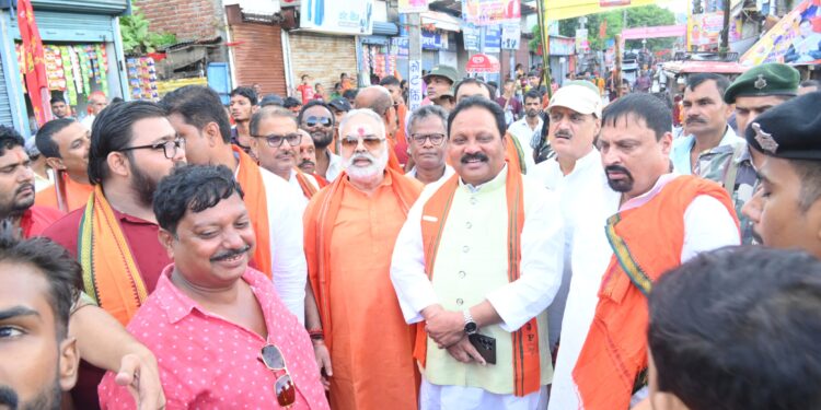 अररिया/फारबिसगंज। परंपरागत महावीरी झंडा शोभायात्रा में हुए शामिल हुए सांसद