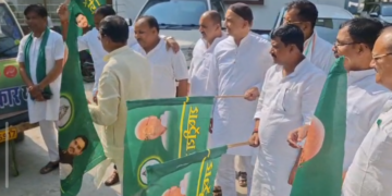 राहुल के यात्रा को लेकर प्रचार रथ रवाना