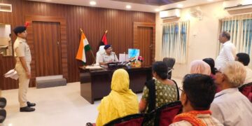 जनता दरबार में एसपी ने सुनी आमजनों की समस्याएं, त्वरित कार्रवाई का दिया निर्देश