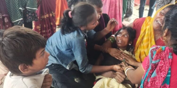 जमीनी विवाद को लेकर एक युवक को पीट पीट कर हत्या
