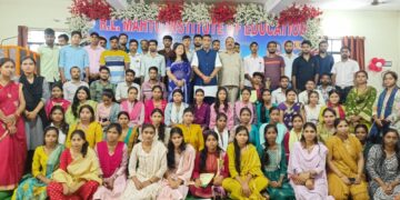 आर एल महतो कॉलेज में स्वागत समारोह के साथ बीएड 2025-27 का सत्रारम्भ