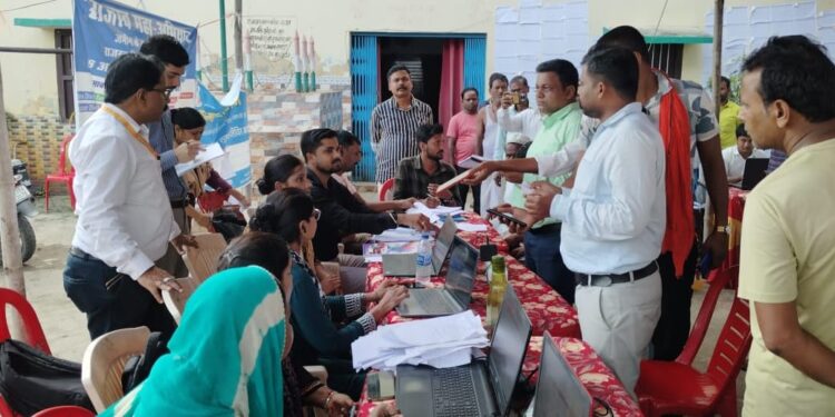 भूमि विवादों के स्थायी समाधान की ओर कदम, रामपुर कोदरकट्टी में राजस्व महाअभियान शिविर का निरीक्षण