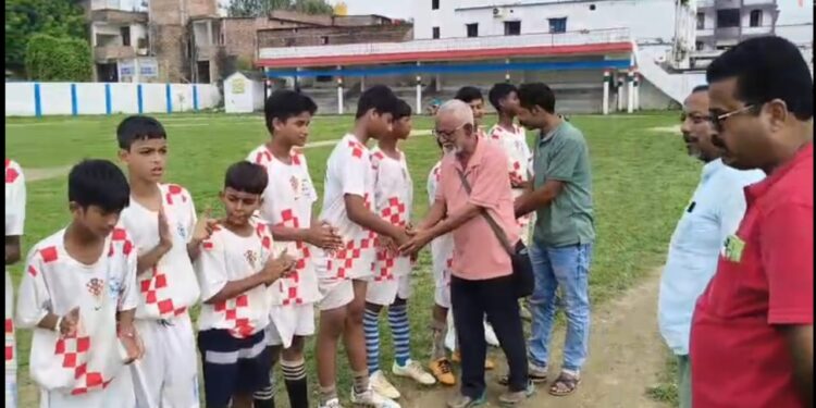 राष्ट्रीय खेल दिवस पर नेताजी सुभाष स्टेडियम में फुटबॉल का रोमांच, मॉडर्न स्पोर्ट्स क्लब अररिया की शानदार जीत