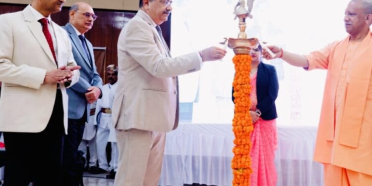 लखनऊ -प्रदेश में 110 ग्राम न्यायालय क्रियाशील, अन्य स्थानों से प्राप्त प्रस्तावों पर प्राथमिकता के आधार पर कार्यवाही प्रारम्भ: योगी आदित्यनाथ