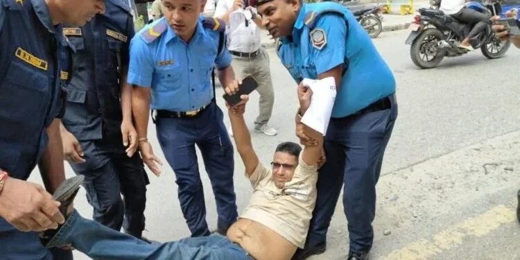 जोगबनी – नेपाल में पत्रकारों की आवाज़ पर पहरा: आपत्ति दर्ज कराने पर डेढ़ लाख जुर्माने के प्रस्ताव का विरोध