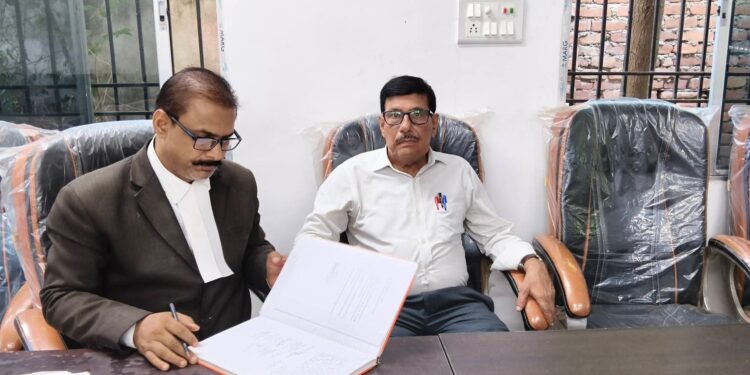 अररिया – जिला अधिवक्ता संघ में ऑडिट जांच, अध्यक्ष व महासचिव रहे मौजूद