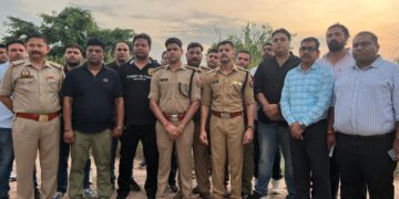 गौतम बुद्ध नगर (नोएडा) – पुलिस मुठभेड़ में अपहृत लड़का सकुशल बरामद, पांच अपहृणकर्ता गिरफ्तार