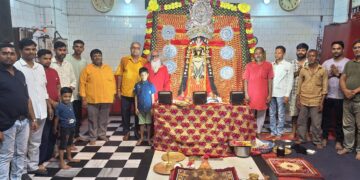 अररिया – नानू बाबा ने अरगड़ा दुर्गा मंदिर में किये पूजा- अर्चना,लगा महाभोग