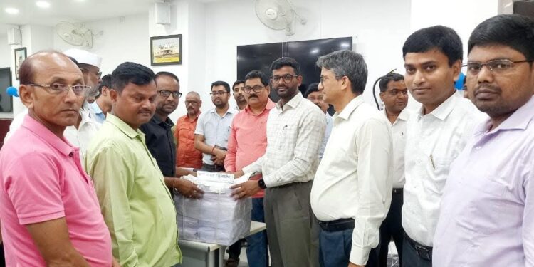 अररिया: निर्वाचक सूची के अंतिम प्रकाशन पर जिला पदाधिकारी ने राजनीतिक दलों संग की बैठक