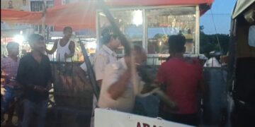 अररिया – पति-पत्नी के विवाद में उलझी पुलिस, राइफल की बट से पिटाई पर उठे सवाल