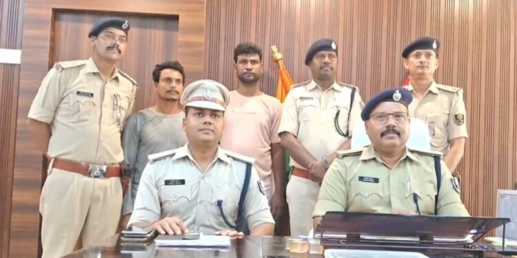 जीरोमाईल पर पुलिस की बड़ी कार्रवाई, 3360 बोतल विदेशी शराब जब्त