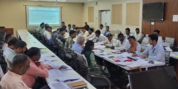 जिला स्तरीय परामर्शदात्री समिति एवं जिला स्तरीय समीक्षा समिति की हुई बैठक