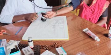 मानसिक स्वास्थ्य की भी शिविर में की जा रही स्क्रीनिंग