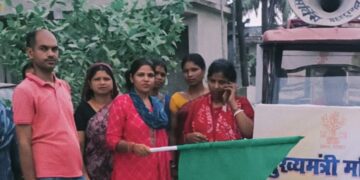 प्रचार गाड़ी गांव – पंचायत में दे रही जानकारी