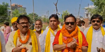 डॉ एल बी प्रसाद ने ढाका विधानसभा से दाखिल किया नामांकन पर्चा