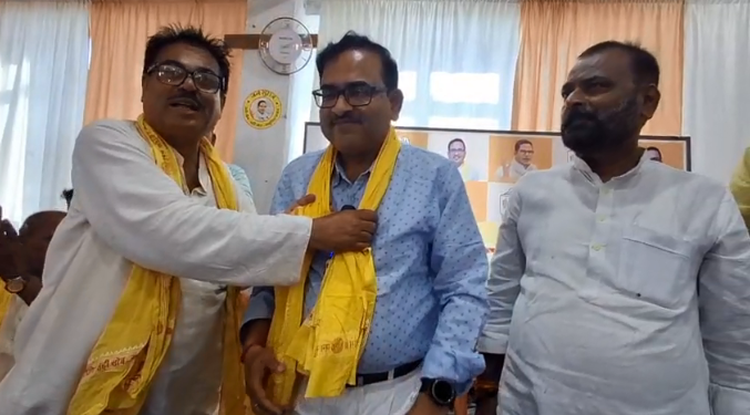 ढाका के लिए प्रशांत किशोर ने डॉ एल बी प्रसाद को बनाया प्रत्याशी,