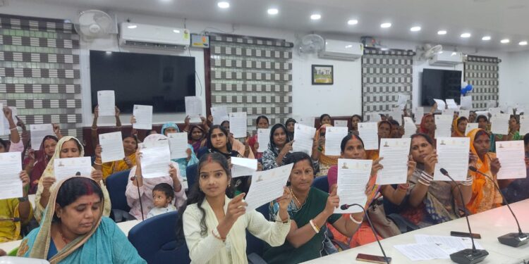 अररिया – मुख्यमंत्री महिला रोजगार योजना की दूसरी किस्त माननीय मुख्यमंत्री ने की जारी, 25 लाख महिलाओं के खाते में भेजी गई राशि