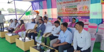 खेल और लोकतंत्र का संगम: अररिया कॉलेज स्टेडियम में उमड़ा उत्साह, डीएम ने की निष्पक्ष मतदान की अपील