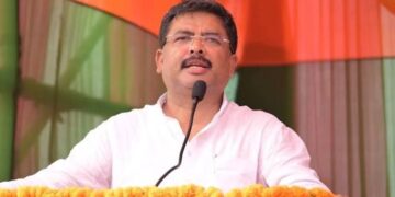 पुर्णिया – जदयू के पूर्व सांसद संतोष कुशवाहा ने तीर का छोड़ा साथ लालटेन का थामा हाथ