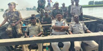 भयमुक्त मतदान को लेकर पुलिस का एरिया डोमिनेशन अभियान ।