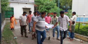 अररिया – मटियारी एनएच-27 पर दर्दनाक सड़क हादसा, पति गंभीर घायल