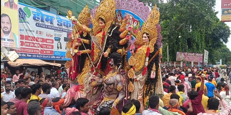 अररिया – अररिया में आस्था और सौहार्द का संगम: मां दुर्गा की प्रतिमाओं का भव्य विसर्जन