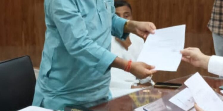 बिहार विधानसभा चुनाव 2025- ठाकुरगंज विधायक क्षेत्र से जदयू प्रत्याशी गोपाल अग्रवाल ने दाखिल किया नामांकन