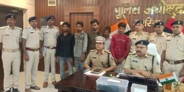 अररिया पुलिस का बड़ा एक्शन: शराब, स्मैक, गांजा और हथियार के साथ पाँच गिरफ्तार