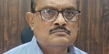 नजरिया न्यूज़ की खबर का हुआ असर: सफाईकर्मी द्वारा मरीज का इलाज करने के मामले में अस्पताल प्रशासन की बड़ी कार्रवाई