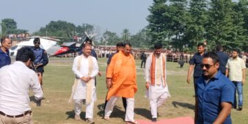 योगी आदित्यनाथ बोले – कांग्रेस और आरजेडी ने बिहार को बदनाम किया, अब नौकरी के नाम पर कर रहे हैं छलावा