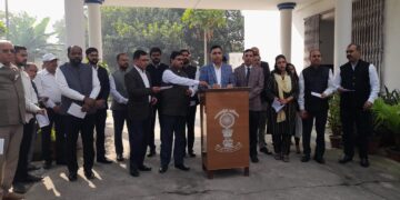 अररिया – संविधान दिवस पर व्यवहार न्यायालय अररिया में लोकतांत्रिक मूल्यों के प्रति ली गई नयी प्रतिबद्धता”