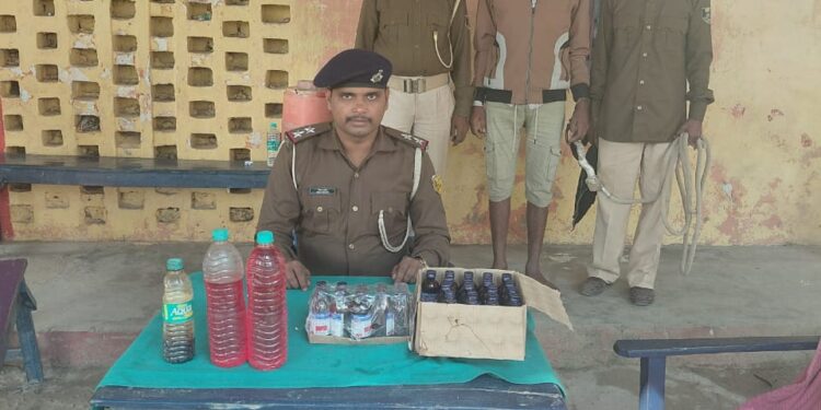 अररिया – बैरगाछी पुलिस ने पकड़ा अवैध कोडिन सिरप निर्माण गिरोह, बड़ी मात्रा में नकली कफ सिरप बरामद