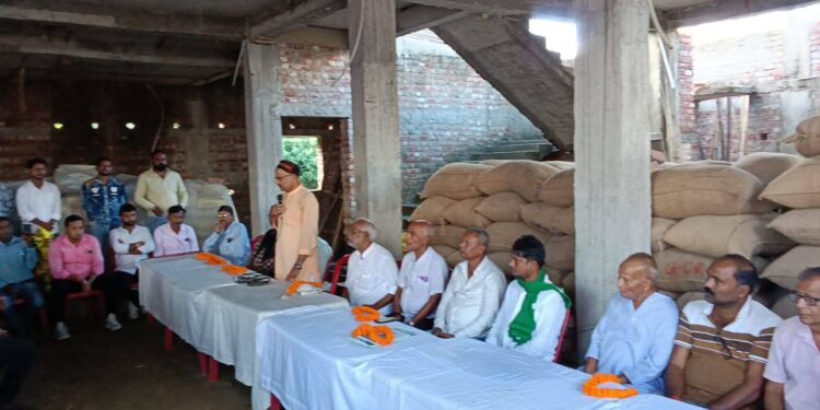 वैश्य समाज ने लिया बड़ा फैसला, विधायक से नाराज़गी जताते हुए राजद प्रत्याशी अविनाश मंगलम के समर्थन का किया ऐलान